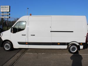 2022 Renault Master 35 L3H2 Red Edition - Image 4