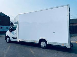 2024 Renault Master Luton Low Loader Box Van - Image 4