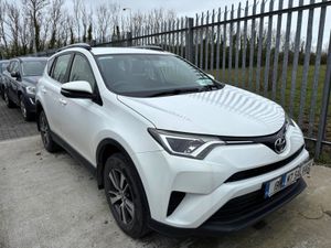 18 Rav-4 2.0D4D Luna 180km Water damage - Image 2