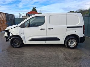 202 Opel Combo 1.5 Diesel - Image 2