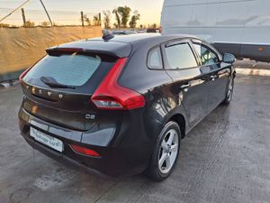 132 Volvo V40 D2 1.6L Diesel - Image 3