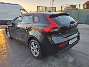 132 Volvo V40 D2 1.6L Diesel - Image 4