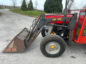Massey Ferguson 148 with Loader and Bucket - Image 4