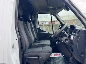 2021 Renault Master High Roof Panel Van - Image 4