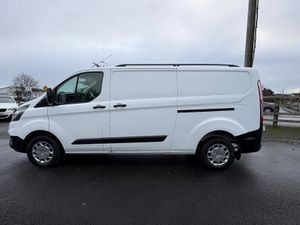 ABSOLUTELY IMMACULATE 221 LWB TRANSIT CUSTOM - Image 4