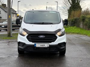 ABSOLUTELY IMMACULATE 221 LWB TRANSIT CUSTOM - Image 3