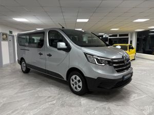 2025 (252) Renault Trafic 9  Seater Bus - Image 3