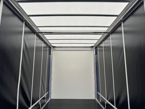 2021 Nissan Nv400 Curtain Sider Van - Image 3