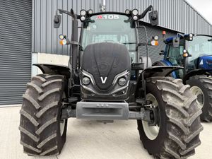 VALTRA A105 TRACTOR - ONLY 50 HOURS - Image 3