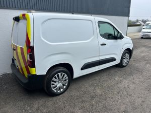 2021 Peugeot Partner ‘86kms - Professional - Image 4