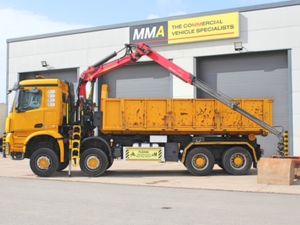 2016 MERCEDES AROCS 3240 8X4 HOOKLOADER WITH CRANE - Image 4