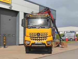 2016 MERCEDES AROCS 3240 8X4 HOOKLOADER WITH CRANE - Image 2
