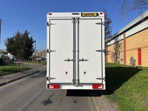 VB - 2019 Volkswagen Crafter Luton Box Van - Image 4