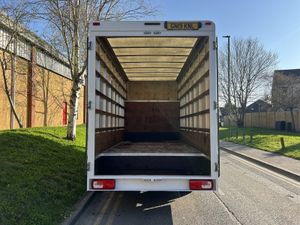 VB - 2019 Volkswagen Crafter Luton Box Van - Image 2