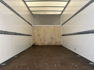VB - 2023 Ford Transit Luton Box Van - Image 2