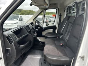 2018 Citroen Relay BOX BODY WITH TAIL LIFT - Image 3