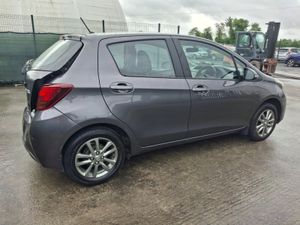 162 Toyota Yaris 1.0 Petrol - Image 3