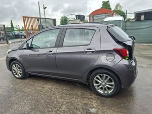 162 Toyota Yaris 1.0 Petrol - Image 4
