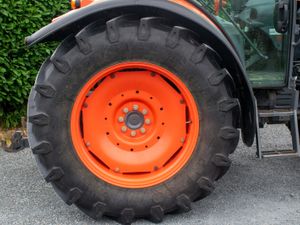 Kubota M5091 Tractor - MINT - Image 4