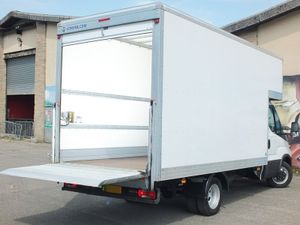 VB - 2022 Iveco Daily Luton Box Van - Image 3