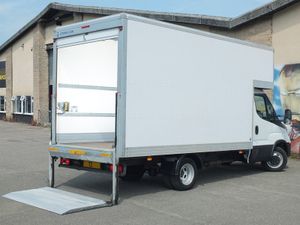 VB - 2022 Iveco Daily Luton Box Van - Image 2