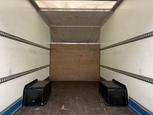 VB - 2022 Renault Trafic Luton Low Loader Van - Image 2