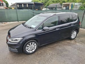 172 Volkswagen Touran  7 seater  Automatic - Image 3