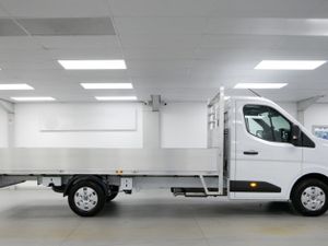 VB - 2026 Renault Master Dropside Van - Image 2