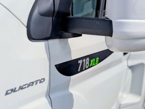 2018 CHAUSSON FLASH SPECIAL EDITION 718XLB - Image 3