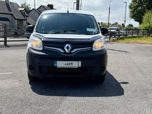 ABSOLUTELY IMMACULATE LWB RENAULT CREW CAB - Image 3