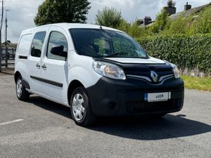 ABSOLUTELY IMMACULATE LWB RENAULT CREW CAB - Image 2