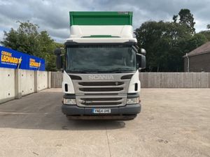 2015 SCANIA P320 6x2 Rearlift Curtainsider - Image 2