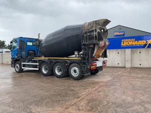 2019 (19) RENAULT TRUCKS C430 8x4 Tridem Mixer - Image 3