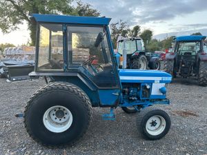 Ford 1910 Compact Tractor - Image 2