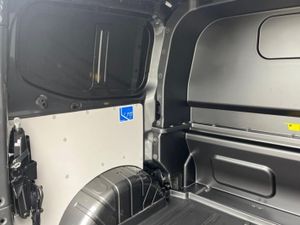 Ford Transit Custom LIMITED - Image 4