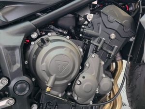 2022 Triumph Trident 660 - Image 3
