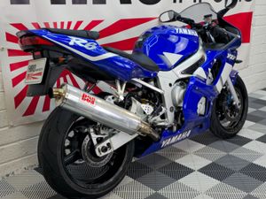 Yamaha YZF R6 - Image 2