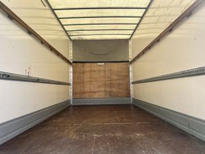 2021 Volkswagen Crafter Luton Box Van - Image 3