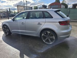 2015 Audi A3  Sportback TDI Very Light Damage - Image 4