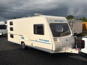 Bailey 6 berth fixed triple bunkbeds Caravan - Image 3