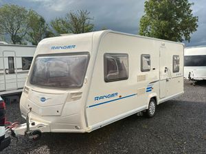 Bailey 6 berth fixed triple bunkbeds Caravan - Image 4