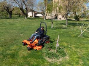 Kubota Z2-481 Zero Turn Lawnmower - Image 2
