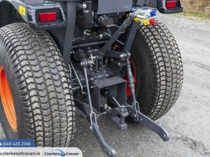 Kubota LX-401 Cab - Image 4