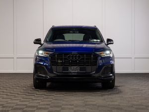 232 Audi Q7 55TFSIe S-Line Black Edition 5 Seat N1 - Image 2