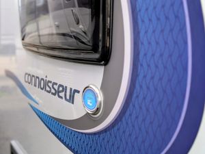 2022 COMPASS CONNOISSEUR 840 - Image 3