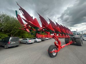 NOW IN Kverneland 7 Furrow Reversible Ploughs - Image 3