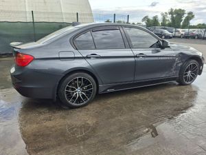 2014 BMW  318D  kitted  Light Damage - Image 3