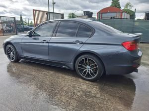 2014 BMW  318D  kitted  Light Damage - Image 4