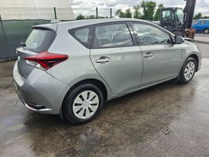 2016 Toyota Auris  1.4 D4D - Image 3