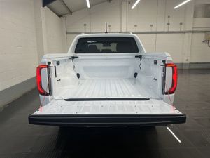 2024 Volkswagen Amarok PickUp Van - Image 2